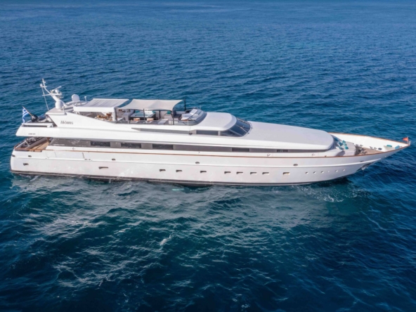 M/Y Mobius