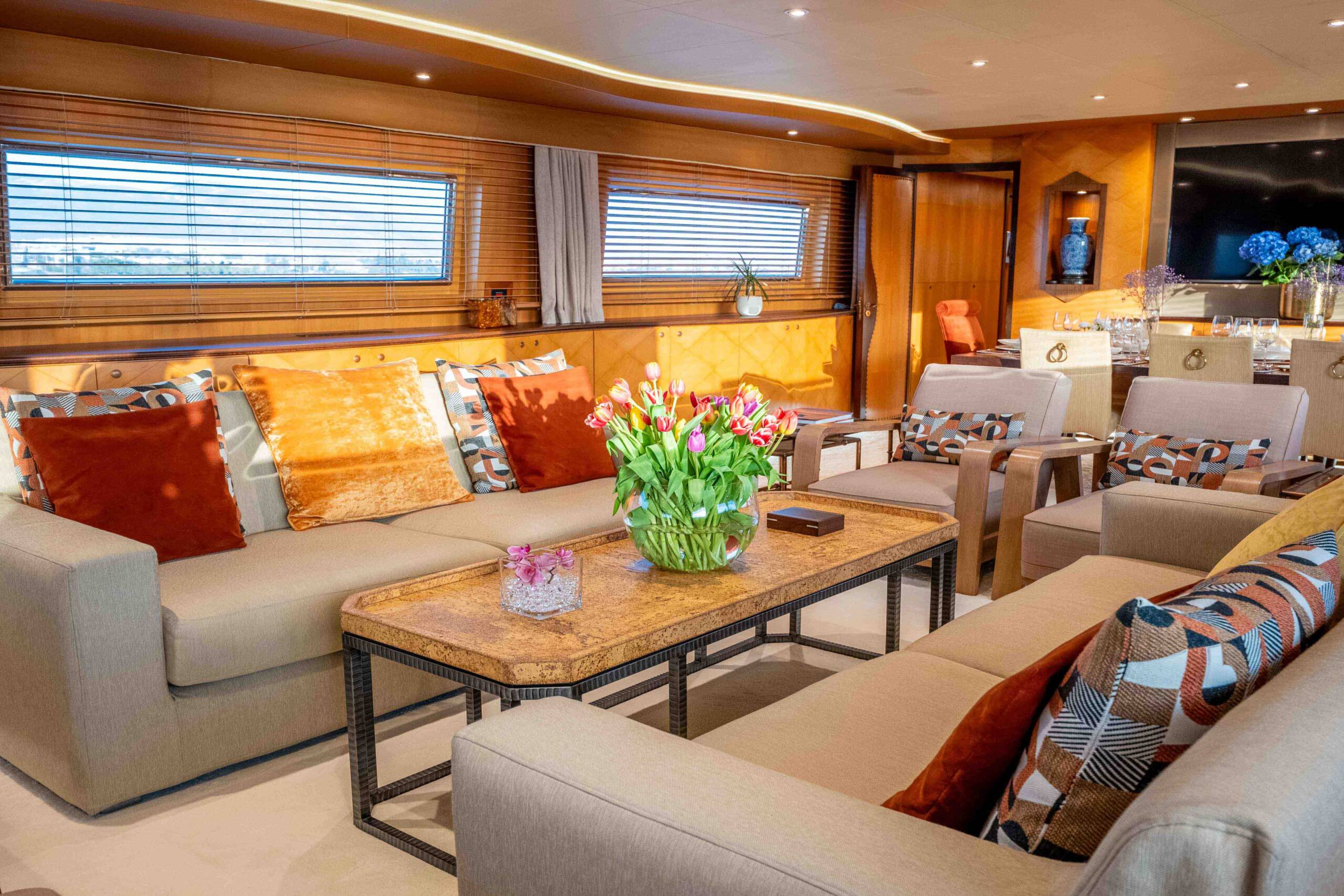 M/Y Mobius