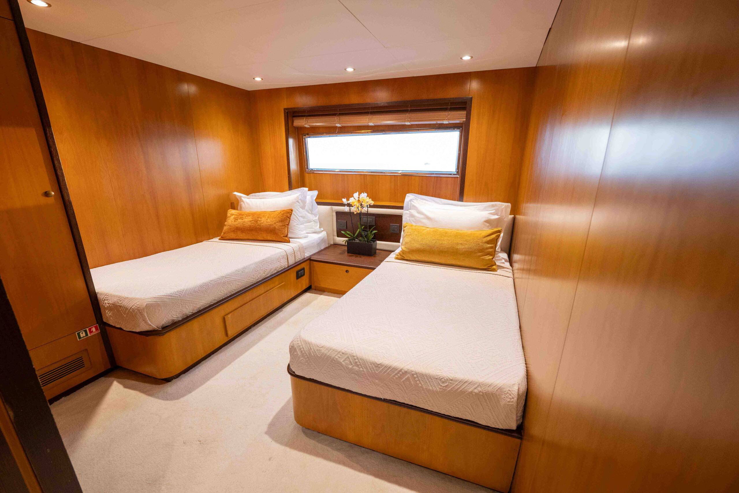 M/Y Mobius