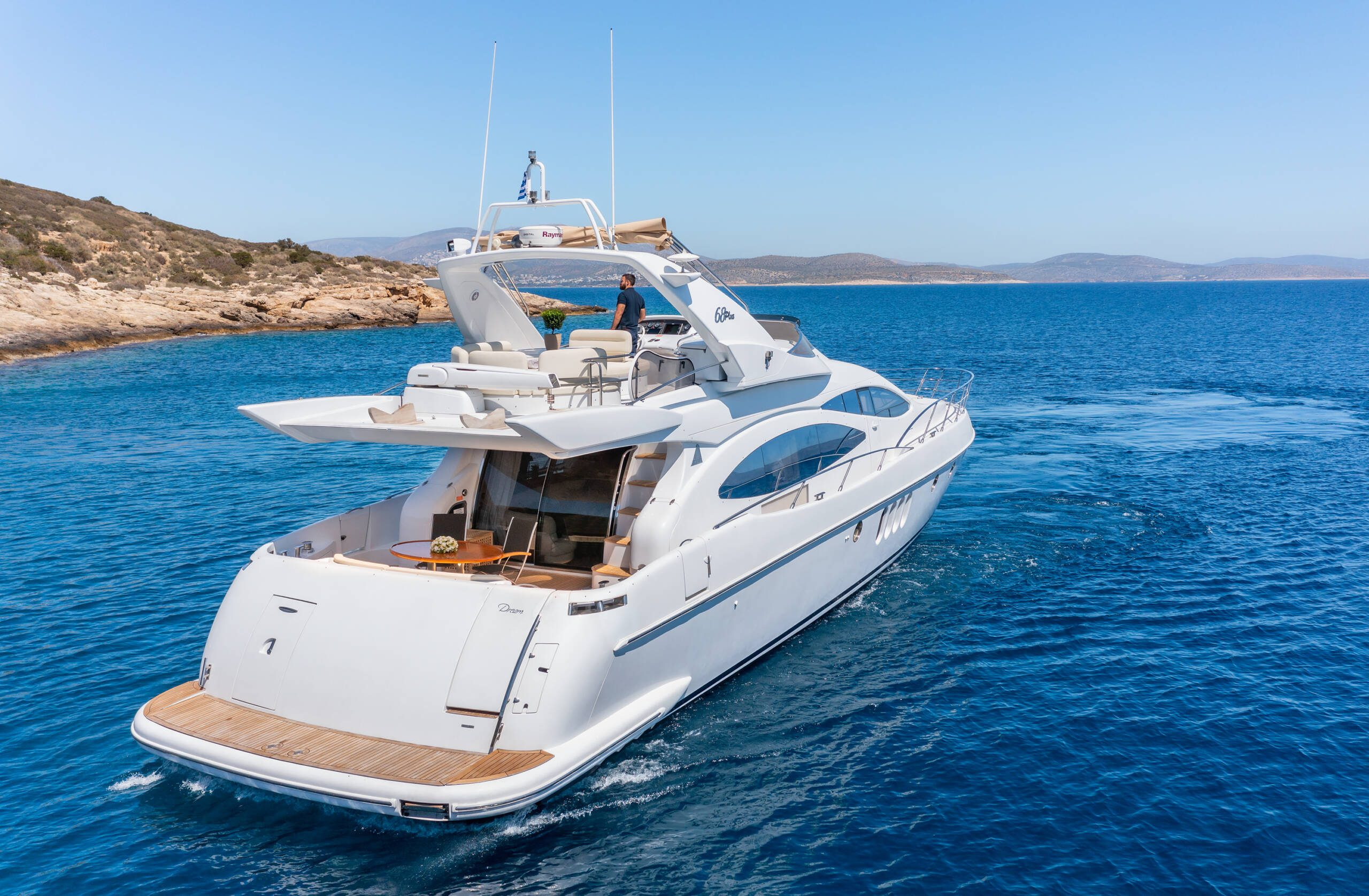 M/Y Dream Azimut 68