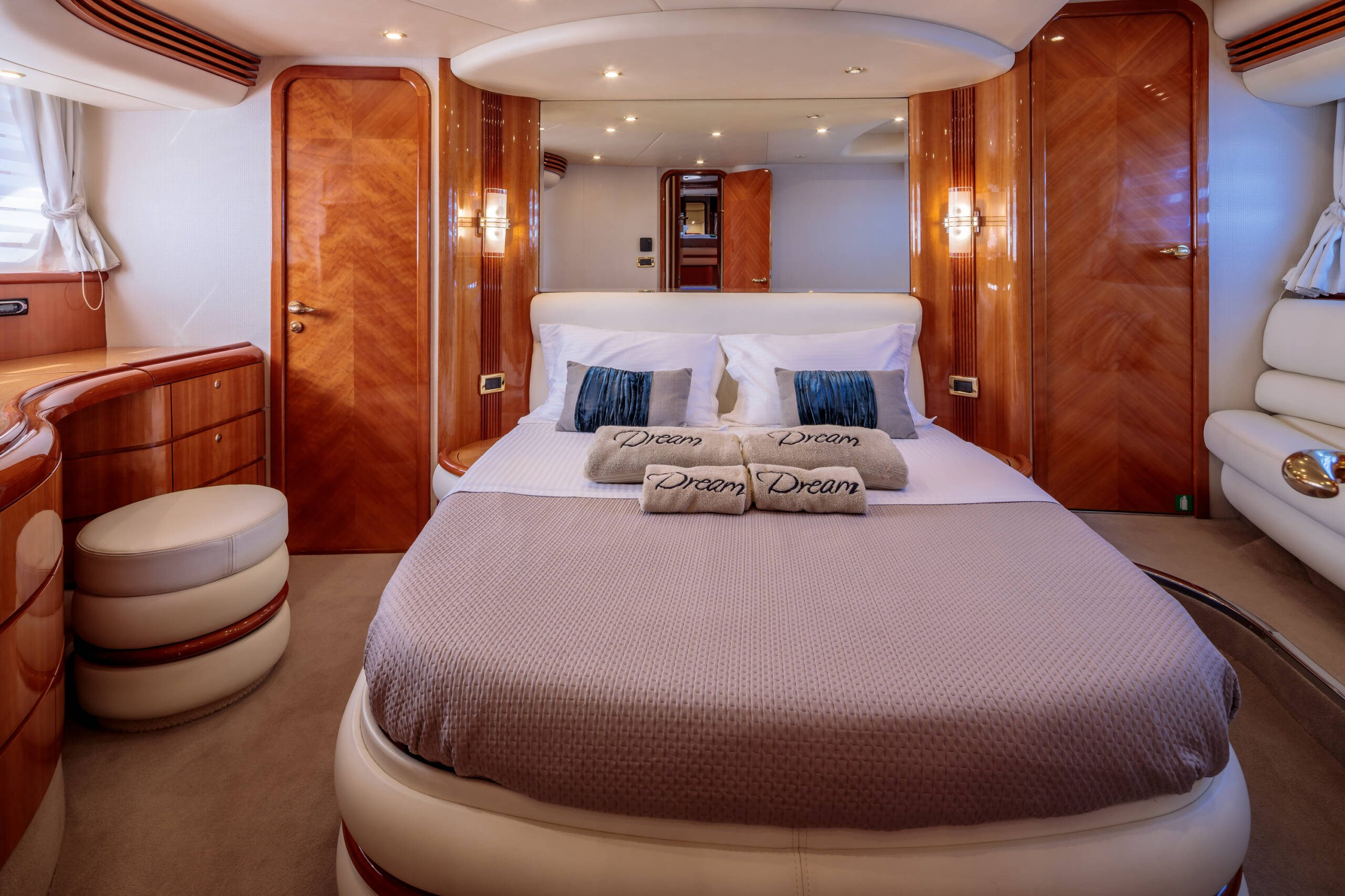 M/Y Dream Azimut 68